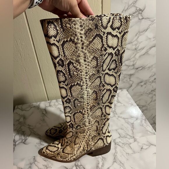 NEW Vince Camuto Beaanna Boots Tall Knee High Snake Embossed Leather Women Sz 7 - Picture 4 of 7